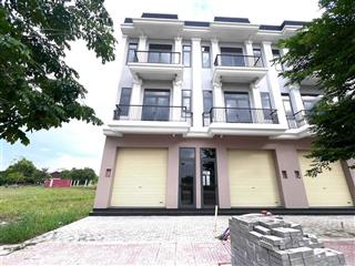 Cần bán gấp nhà 1 trệt 2 lầu 1 sân thượng  90m2  2tỷ5  shr