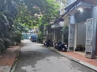 Phố trần quốc hoàn, có gara ô tô  nhỉnh 21 tỷ 60m2 nhà 5 tầng ô tô tránh đỗ trước cửa