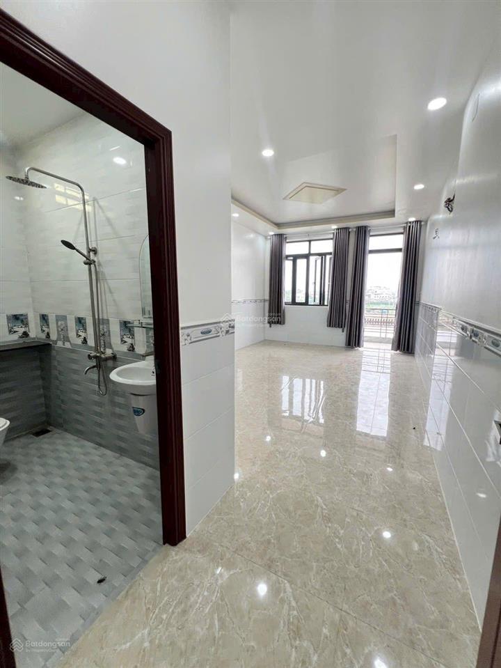 Nhà mặt tiền đường bờ sông tham lương bến cát  dt 4x10m  4 tầng  chỉ 7,x tỷ