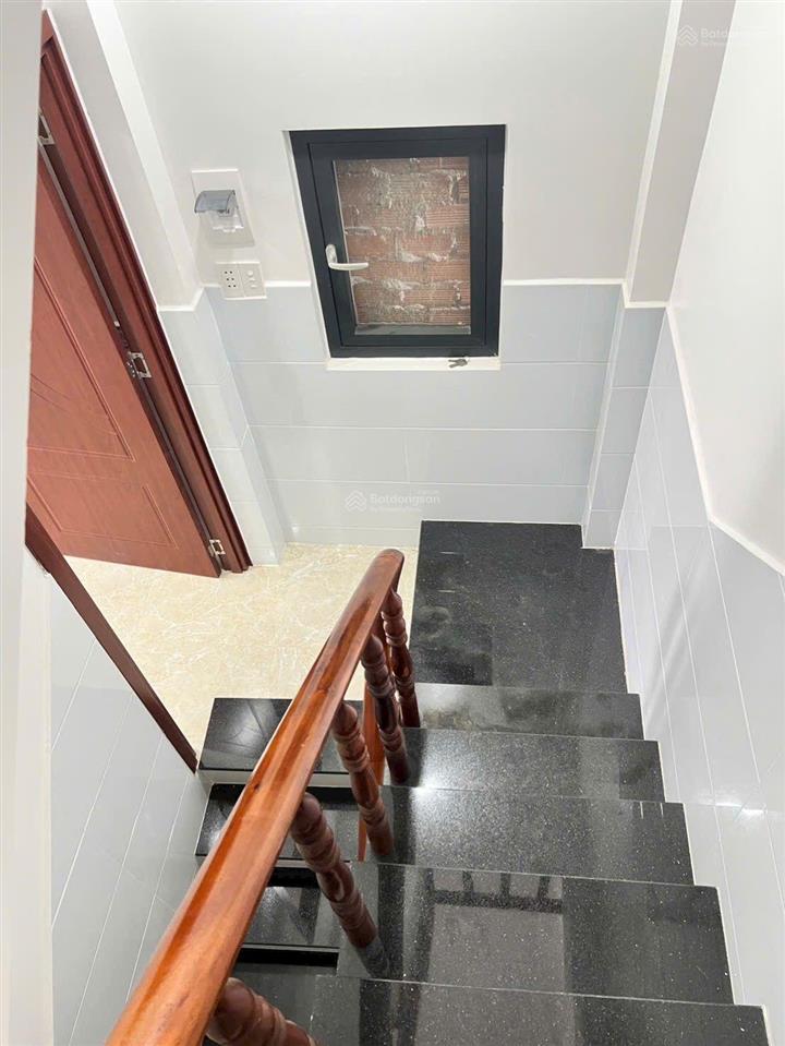 Nhà mặt tiền đường bờ sông tham lương bến cát  dt 4x10m  4 tầng  chỉ 7,x tỷ