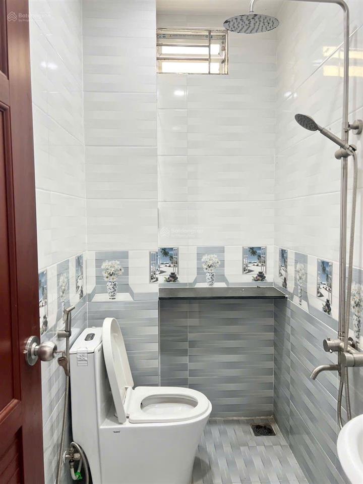 Nhà mặt tiền đường bờ sông tham lương bến cát  dt 4x10m  4 tầng  chỉ 7,x tỷ