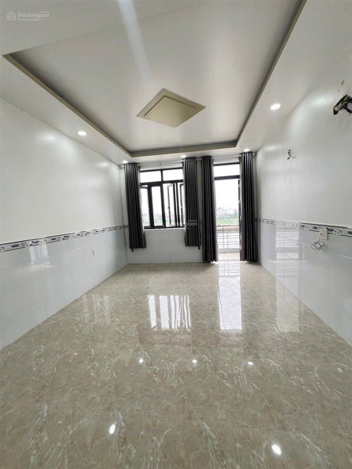 Nhà mặt tiền đường bờ sông tham lương bến cát  dt 4x10m  4 tầng  chỉ 7,x tỷ