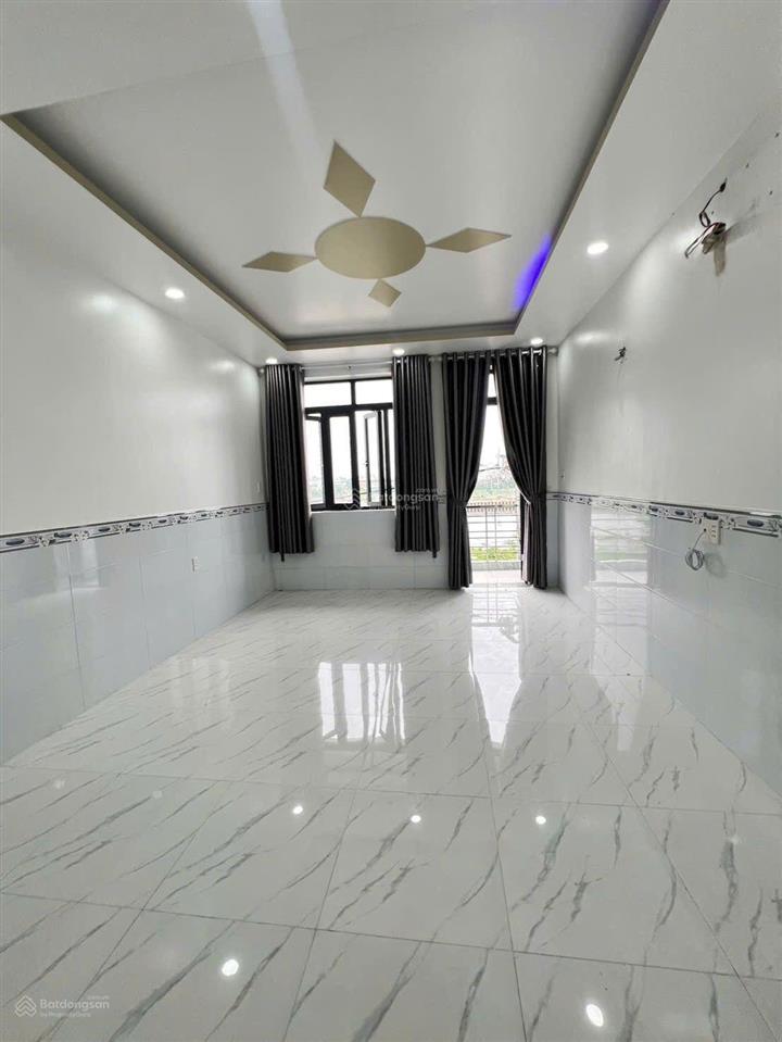 Nhà mặt tiền đường bờ sông tham lương bến cát  dt 4x10m  4 tầng  chỉ 7,x tỷ