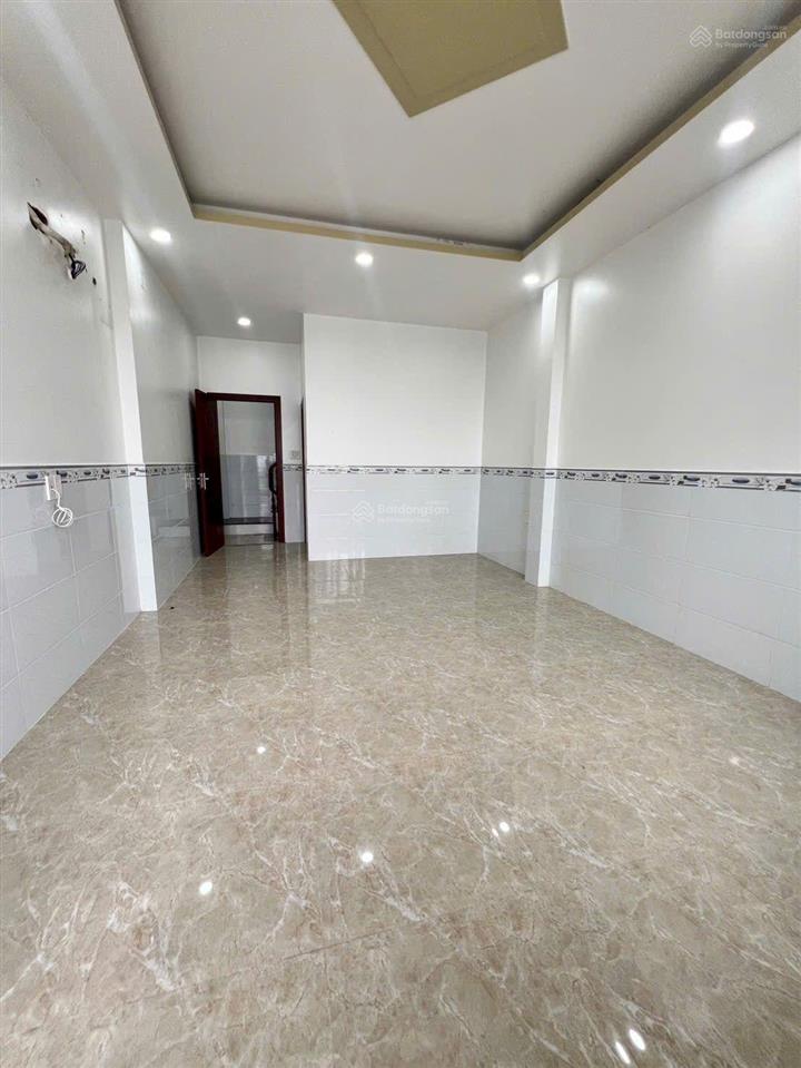 Nhà mặt tiền đường bờ sông tham lương bến cát  dt 4x10m  4 tầng  chỉ 7,x tỷ