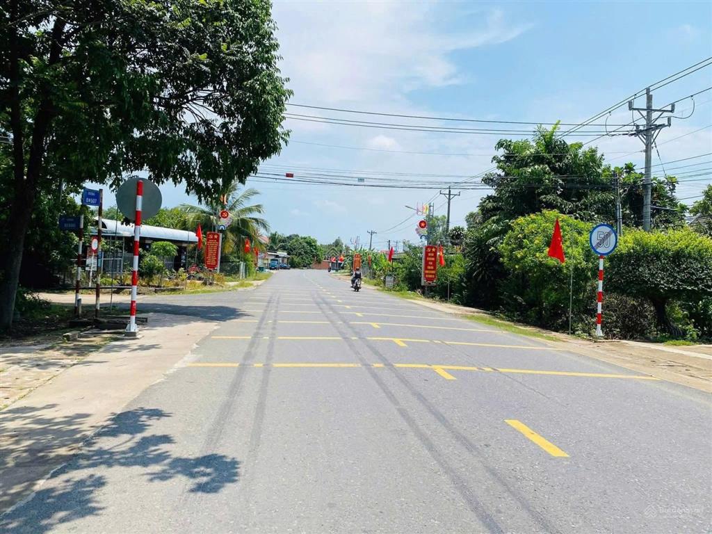 Chính chủ bán 262m2 + 100tc mặt tiền nhựa 10m, cách trường học, chợ chỉ 1km giá 470tr (bao phí)
