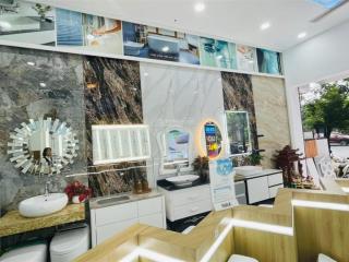 Bán nhà mặt phố hào nam, cát linh, đống đa, 60m, 5 tầng, kinh doanh sầm uất. giá 32 tỷ