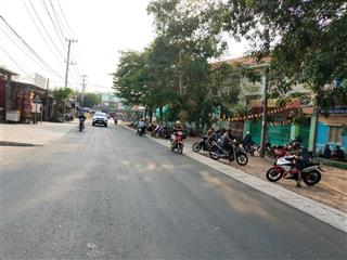 Tôi chính chủ cần bán đất mặt tiền đường nhựa diện tích 200m2 sổ hồng riêng có sẵn nằm gần công ty
