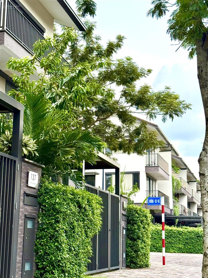 Bán nhanh nhà phố vườn 1 trệt 2 lầu khu rivera thuộc kđt waterpoint 355ha