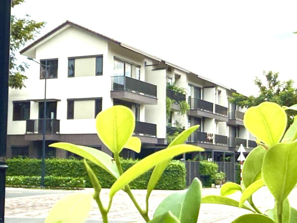 Bán nhanh nhà phố vườn 1 trệt 2 lầu khu rivera thuộc kđt waterpoint 355ha