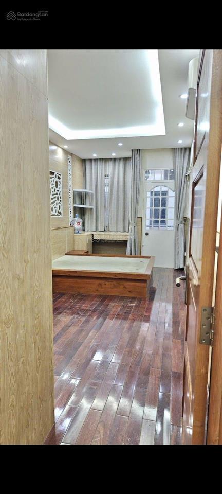 Khu vip quận 3, cao thắng  sát quận 1  hẻm 5m thông  5 tầng btct hoàn công đủ  d/t 200tr/năm