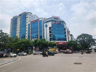 Cần bán biệt thự trung tâm cầu giấy, lô góc 2 mặt đường  236m2, 5 tầng  0983 005 ***