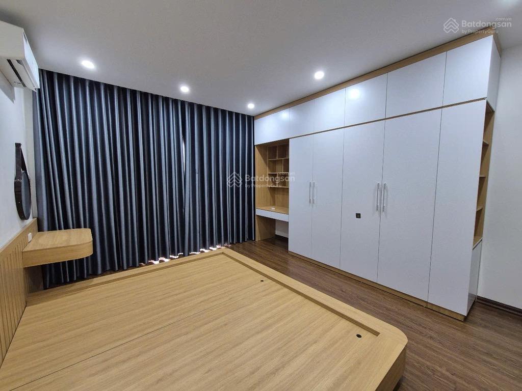 Bán nhà ở bồ đề, long biên, ô tô đỗ cách 10m vị trí cực đẹp, giá nhỉnh 5 tỷ