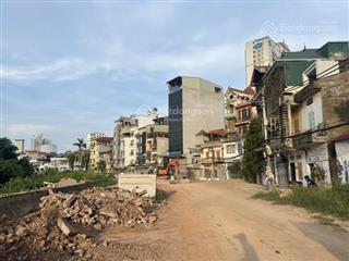 Bán đất mặt đường lý tự trọng, hà đông  diện tích 62,8m2, với mặt tiền 6m. giá bằng 1/2 q.trung