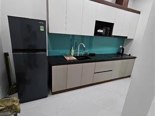 Cho thuê nhà phố bà triệu 50m2 + lửng, full đồ có máy giặt, chia 2 ngủ, gần mặt phố. giá 10tr
