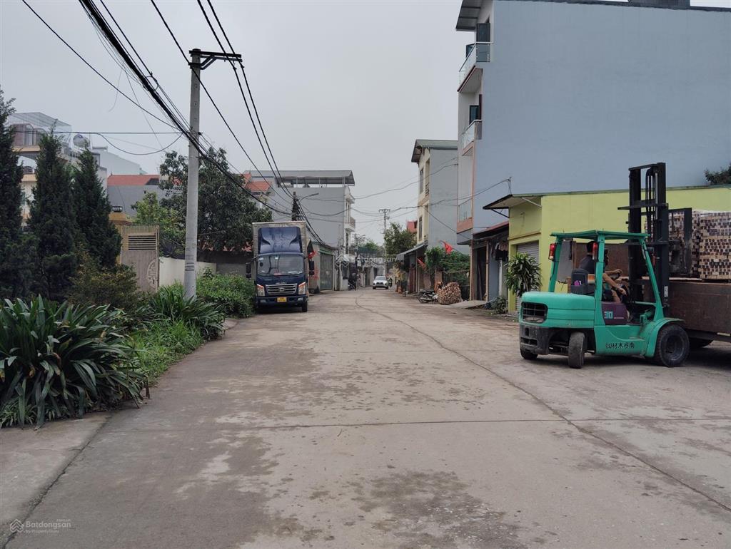 Bát khối ,hiếm, bán mảnh 55m đông dư bát tràng 15m ô tô tải tránh , ở sướng , giao thông thuận tiện