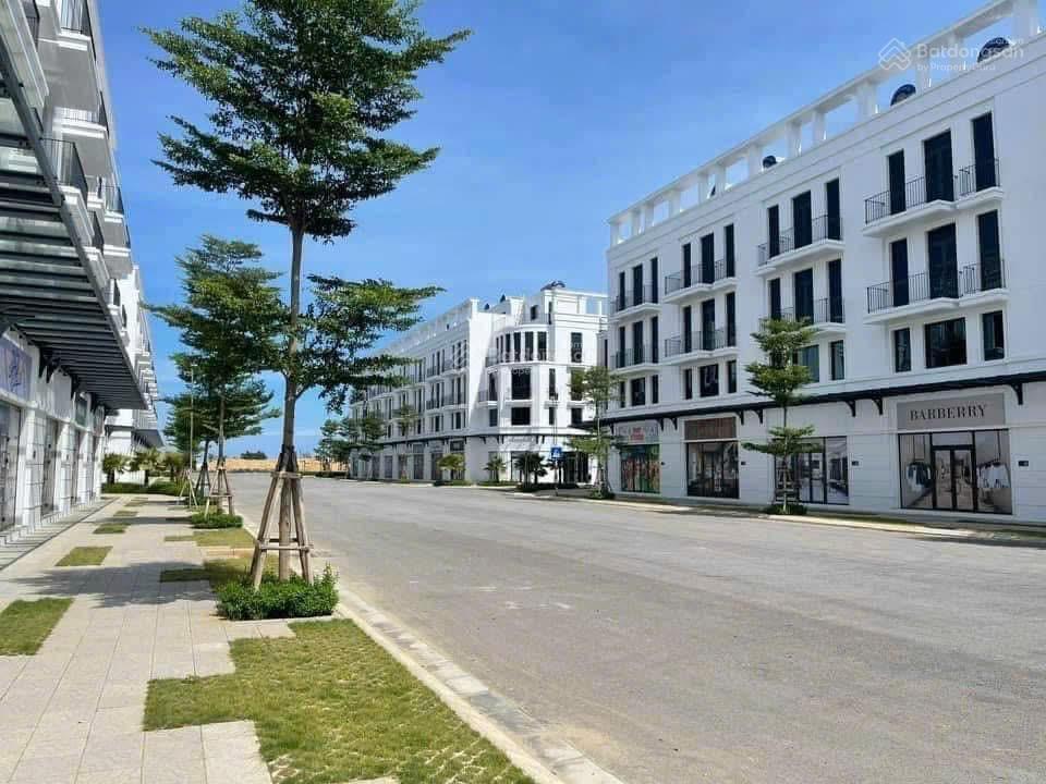 Chính chủ cần bán gấp lô góc shop trục chính 27m dự án vlasta  sầm sơn