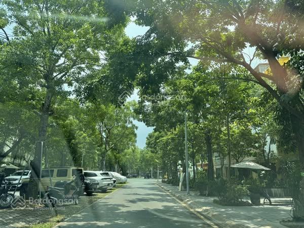 Bán nhà phố thảo nguyên ecopark