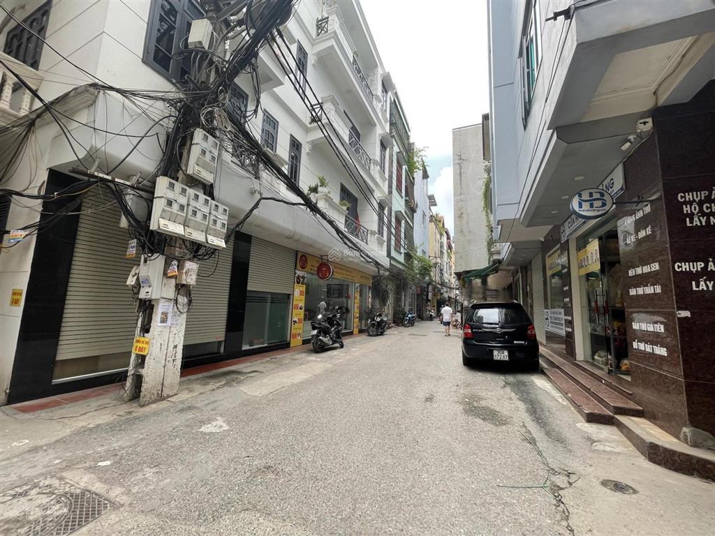 Bán gấp! gia đình bán nhà đẹp mỗ lao, 70m2, 4 tầng dân xây, sáng, sạch sẽ, ở ngay giá 11 tỷ