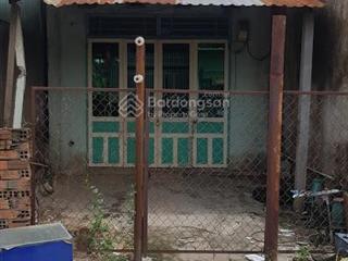Mua bán khó khăn cần ra gấp căn nhà nát 77m2 sát ql22 mà giá chỉ 600tr