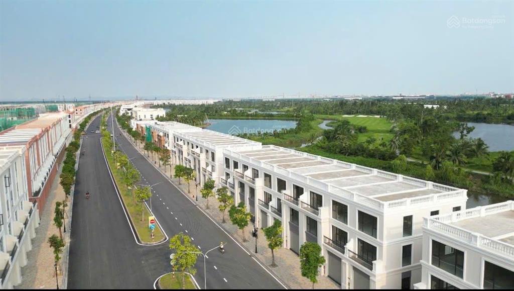 Xẻ khe shop 135m2 sát vincom, mặt đường tương lai giá 11.3 tỷ.