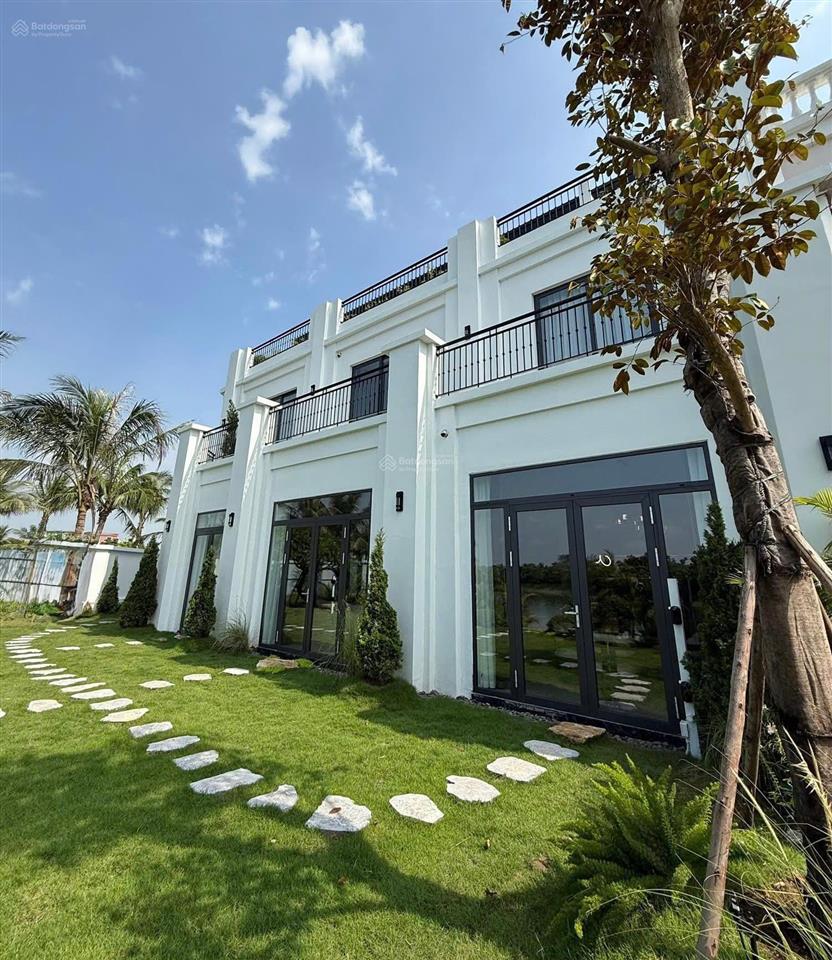 Xẻ khe shop 135m2 sát vincom, mặt đường tương lai giá 11.3 tỷ.