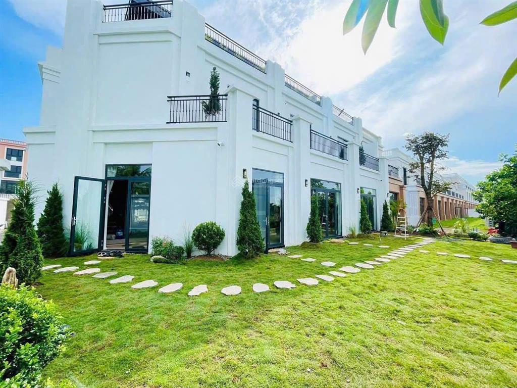 Xẻ khe shop 135m2 sát vincom, mặt đường tương lai giá 11.3 tỷ.