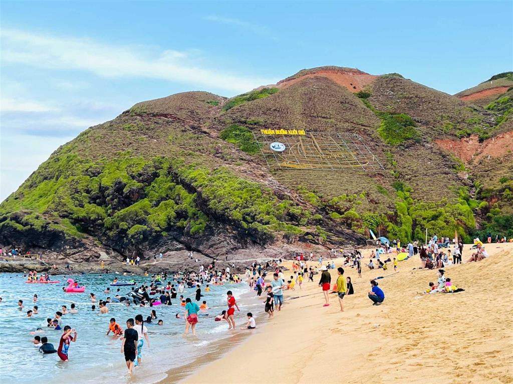 Đất thổ cư, trực điện biển hoài hải, vài bước chân chạm biển, 1 phút tới kdl mũi gành, 150m2