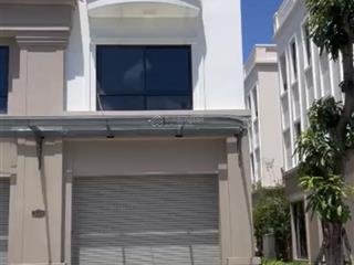 Bán gấp căn xẻ khe vinhomes móng cái  77,5m2  3,9 tỷ  tặng xe vf3