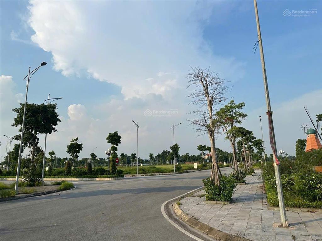 Chỉ 2 tỷ/lô  chính chủ gửi 3 lô đất nền kđt việt hàn(phổ yên) sổ đỏ lâu dài  đối diện kcn samsung