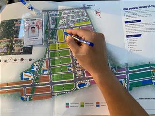 Chỉ với 2 tỷ/lô bạn đã sở hữu ngay lô đất nền 100m2sổ đỏ lâu dàingay lối vào 9 toà chung cư