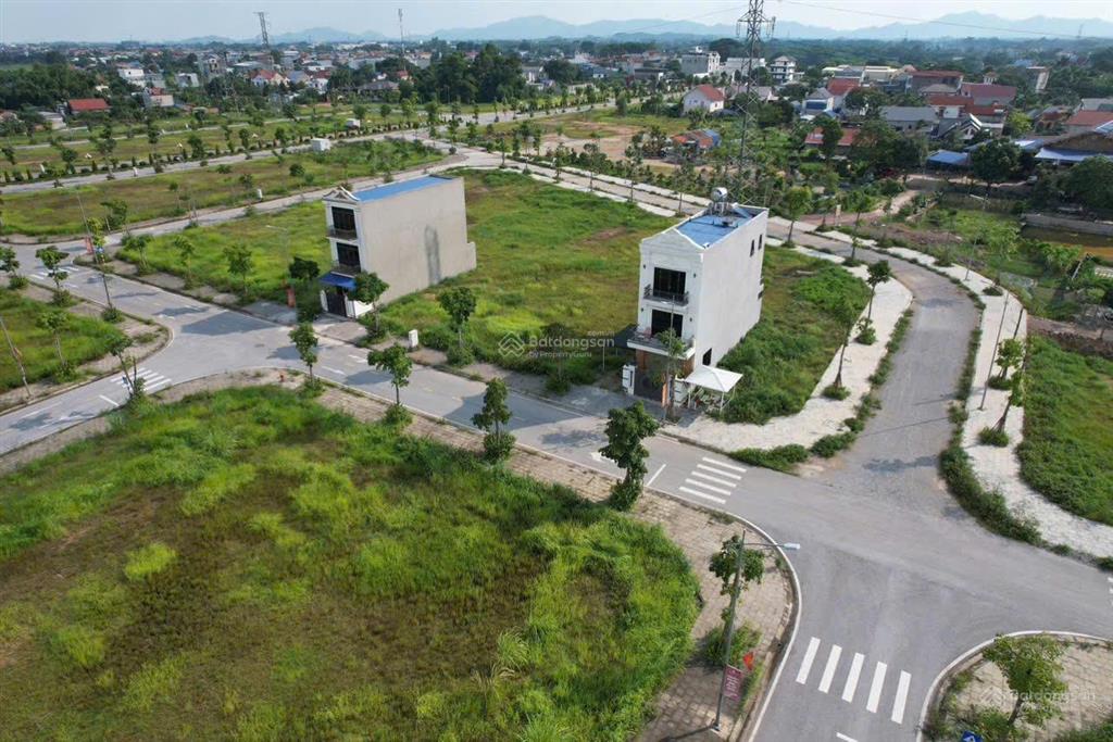 Chỉ 18 tr/m2 bán 2 lô đất nền lk29  07,08 kđt việt hàn(phổ yên) sổ đỏ lâu dài đối diện kcn samsung