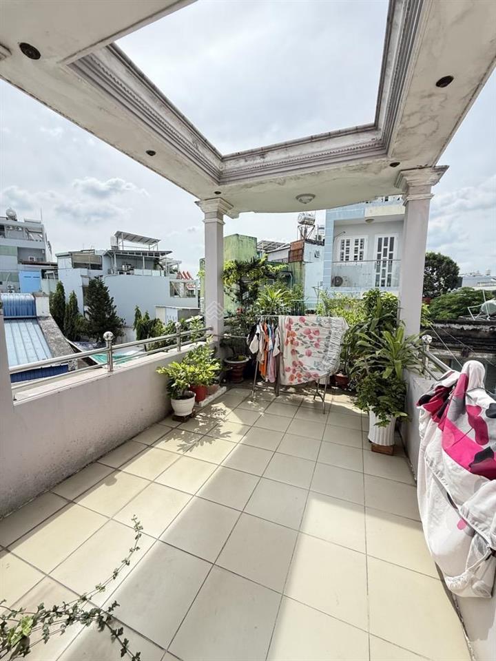 Bán nhà cấp 4. hxh. lạc long quân. p10. q11. giá 6.6 tỷ.