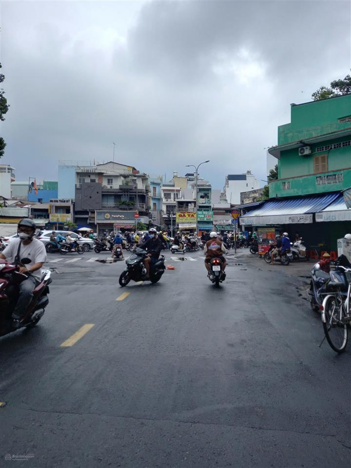 Bán gấp mt đường lò siêu. p8. q11. giá 7 tỷ.