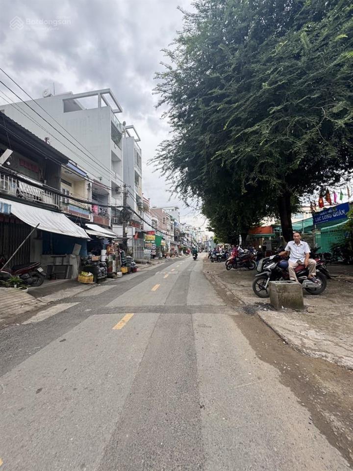 Bán gấp mt đường lò siêu. p8. q11. giá 7 tỷ.