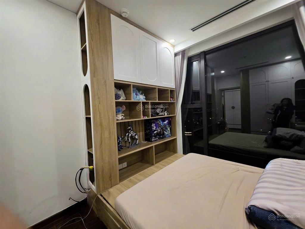 Bán gấp căn hộ 1n+1, 48m2, tòa b masteri, view hồ,
giá 5.180 tỷ.  0382 938 ***