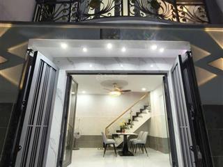 Nhà mới đẹp 3 tầng gần mặt tiền q8  hiếm có 5pn  nở hậu 9m  3 tầng  nhỉnh 4.x tỷ