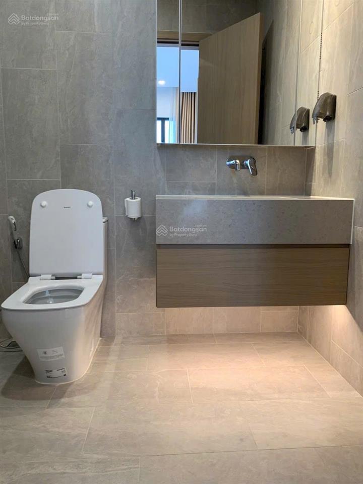 Tôi chính chủ bán căn 200m2 4pn tòa petrowaco 97 láng hạ. giá bán 22 tỷ.  0977 632 ***