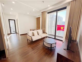 Tôi cần bán căn 3pn 135m2 tại bohemia lê văn thiêm, giá 11 tỷ.  0977 632 ***