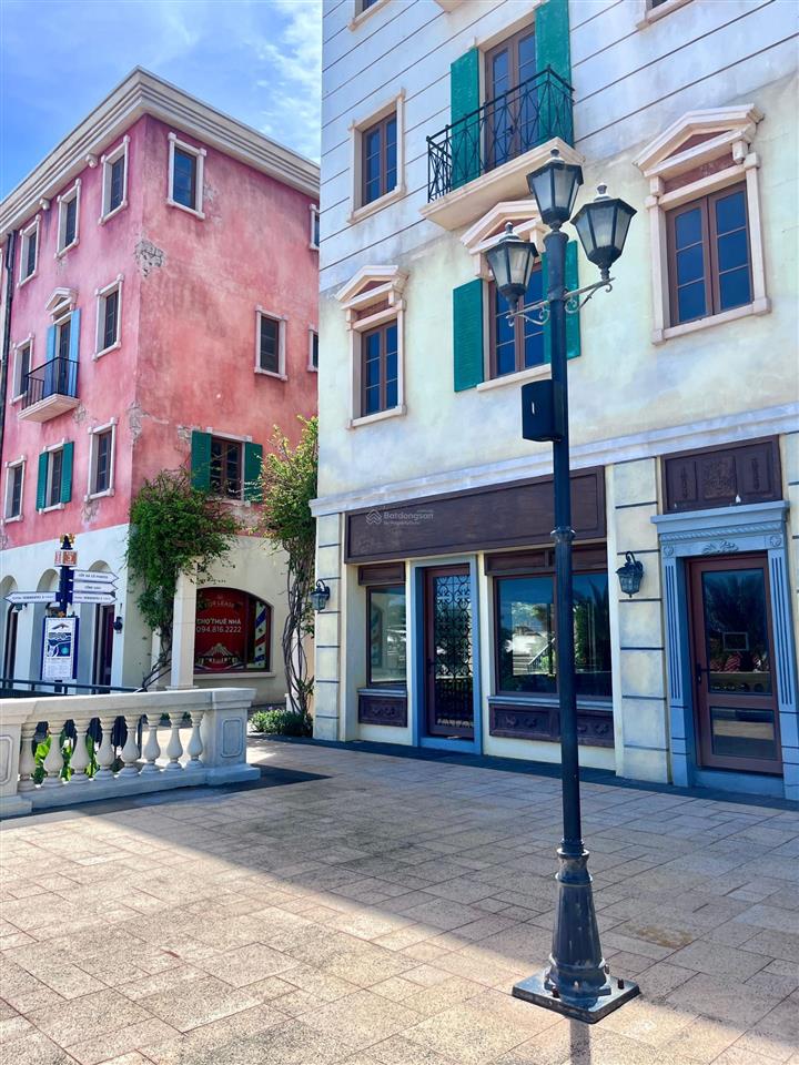 Shophouse căn góc giá tốt nhất, 5 tầng, view biển, vị trí dễ tiếp cận, chỉ 17,x tỷ