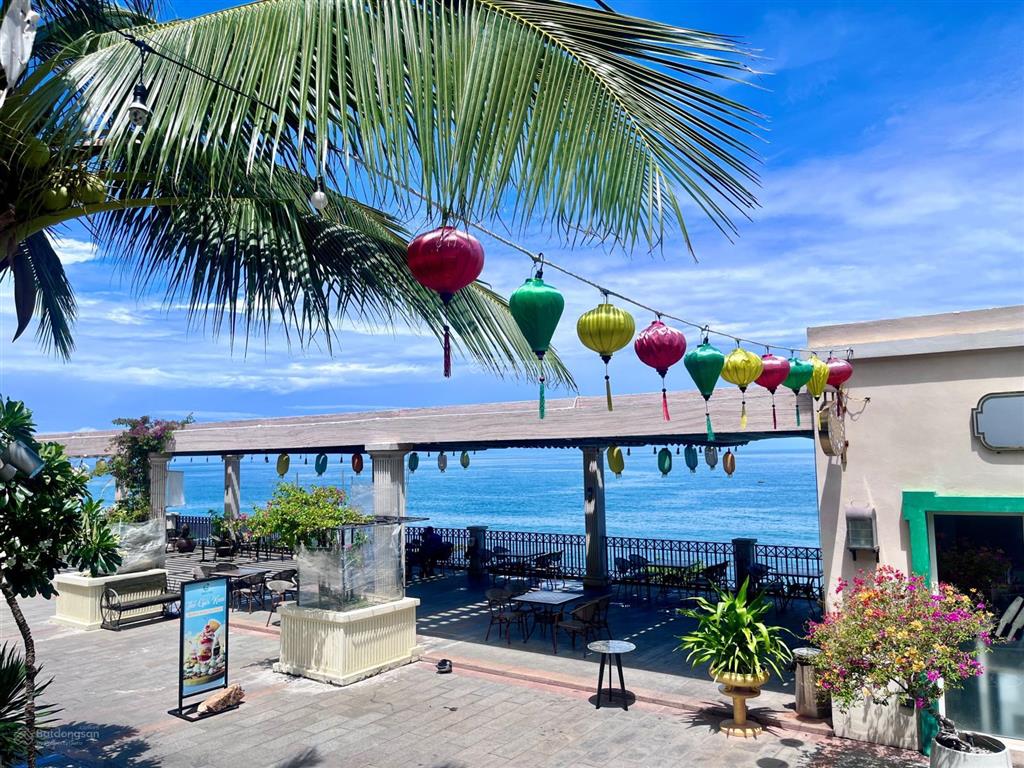 Shophouse căn góc giá tốt nhất, 5 tầng, view biển, vị trí dễ tiếp cận, chỉ 17,x tỷ