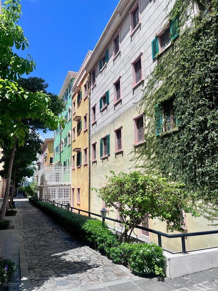 Shophouse căn góc giá tốt nhất, 5 tầng, view biển, vị trí dễ tiếp cận, chỉ 17,x tỷ