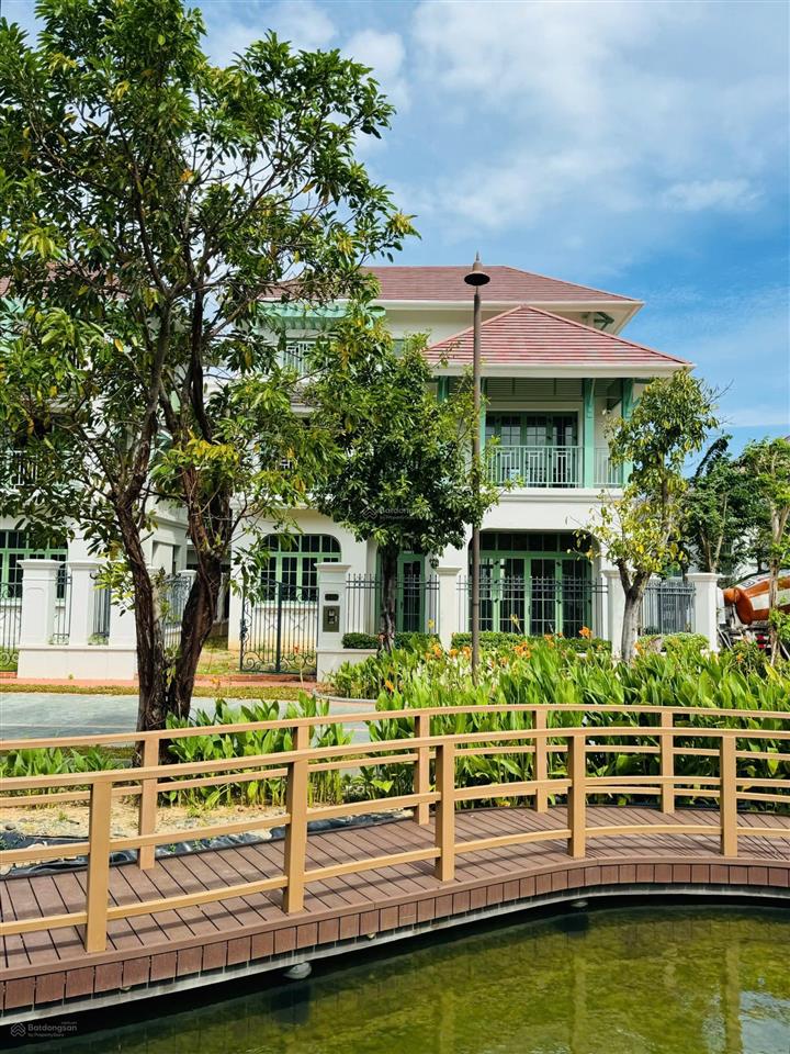 Bán căn biệt thự tropical giá rẻ nhất, nằm ngay gần công viên lớn nhất dự án, giá chỉ 15.x tỷ