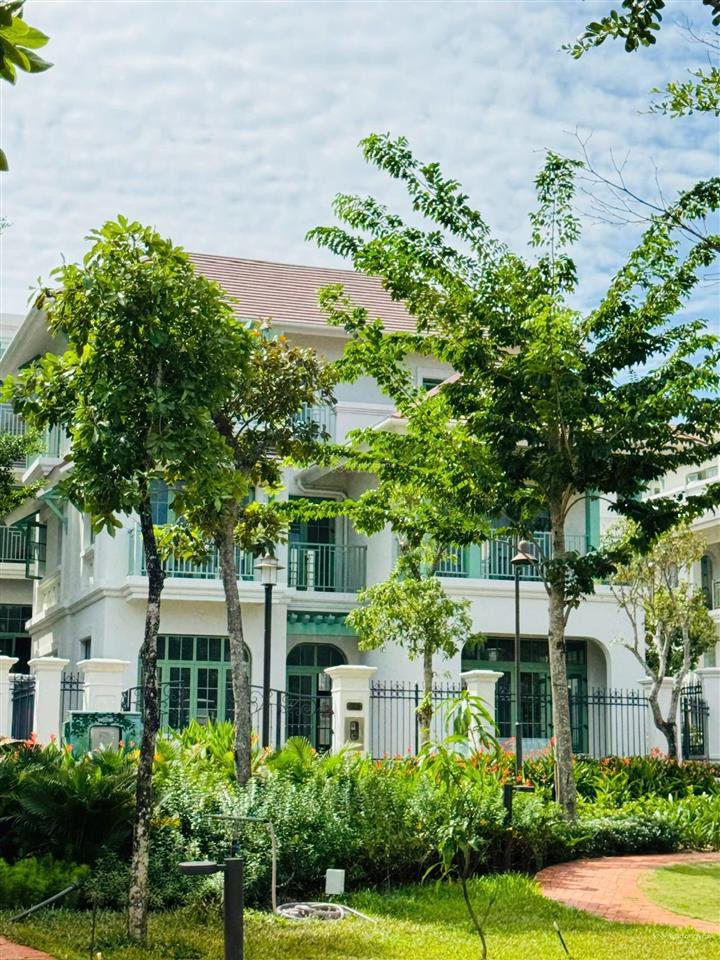 Bán căn biệt thự tropical giá rẻ nhất, nằm ngay gần công viên lớn nhất dự án, giá chỉ 15.x tỷ