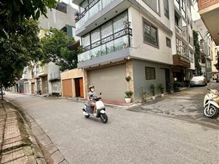 Bán nhà gia thuỵ, lô góc ô tô tránh vỉa hè, view hồ, gara 2 ô tô, 7t thang máy, cực chất