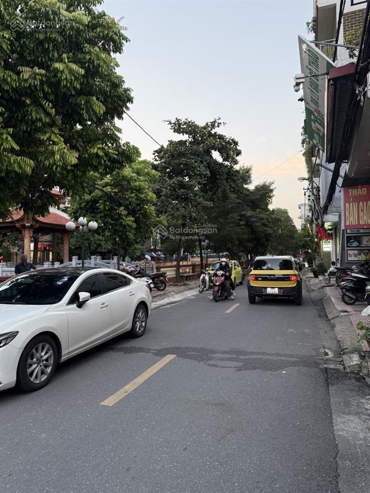 Bán đất mặt phố ô cách, kinh doanh tấp nập, tương lai sáng, đầu tư, tăng giá, giữ tiền, dòng tiền