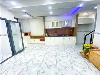 Nhà cách mạng tháng tám, quận 3, 4x12m, 2 tầng, nhà mới ở ngay, shr, 3 phòng ngủ, sát mặt tiền