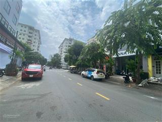 Bán nhà phồ hưng gia pmh q7 giá chỉ có 28,5tỷ full nội thất đẹp, có thang máy.  0907 263 *** mỹ