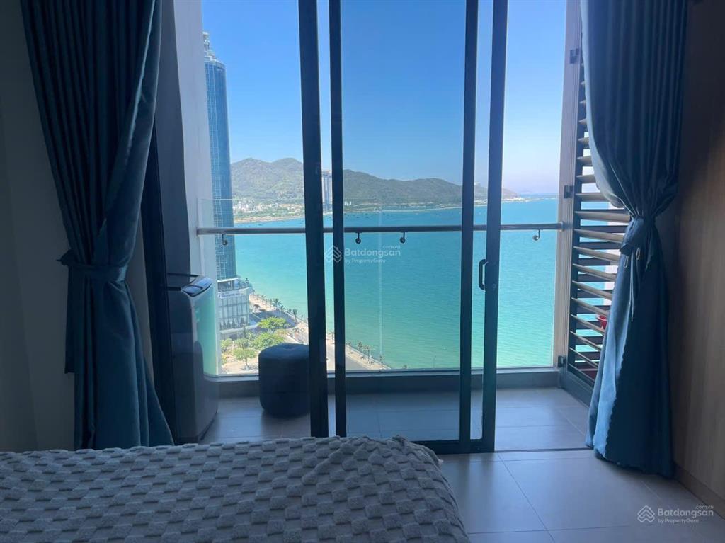 Cần bán căn view biển scenia bay nha trang vị trí mặt tiền đường phạm văn đồng, sát bên bãi tắm.