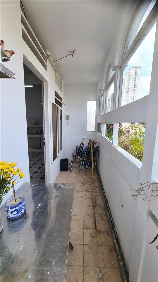 Cần bán cc căn góc tân vĩnh, q4  sổ hồng riêng, diện tích lớn gần 100m2