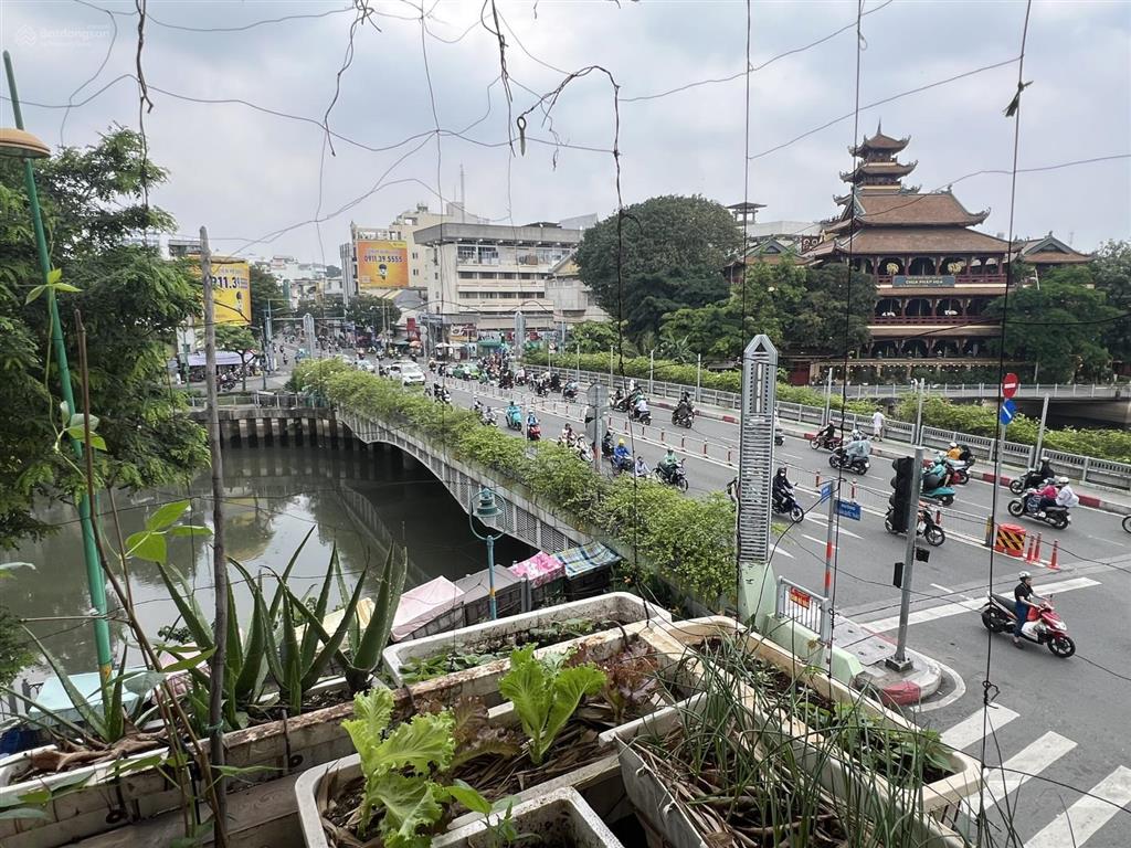 Hiếm! cần bán căn góc cc trần quốc thảo, quận 3  view bờ kè thoáng mát